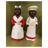 (2) Salt & Pepper Shakers (2) Salt & Pepper Shakers