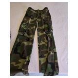 (1) Pr WFS Camo Pants Sz L & (1) Pr Ranger (1) Pr WFS Camo Pants Sz L & (1) Pr Ranger