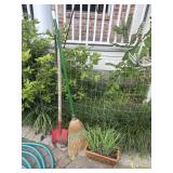 Shovel, Broom & Mini Graden Pot Shovel, Broom & Mini Graden Pot
