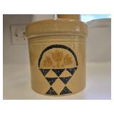Pfaltzgraff 2.5 Qt Cannister