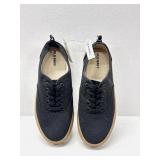 NWT Old Navy Lace-Up Sneakers Size 4Y
