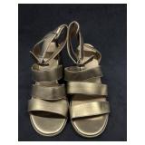 Sz: 8, Universal Thread Gold Heels