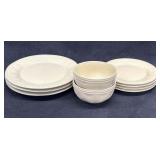 Rachel Ray Plate Set