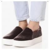 Vince Warren Slip On Sneaker size 8