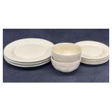 Rachel Ray Plate Set