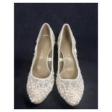 Sz: 8 , Maxazria White, Wedding Shoes