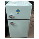 19"x19.5"x32.5" Insignia Household Refrigerator