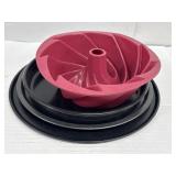 Round Pans