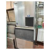 Hoshizaki Commercial Ice Maker *WORKS* 31x34x82