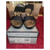 7.5 B Anne Klein Tabatha Platform Sandals in Black