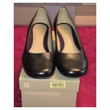 8.5 Narrow Naturalizer Black Leather Pumps