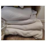 4 Large White Blankets