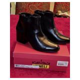 Sz 7.5 Vaneli Black Leather Ankle Boots