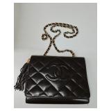 Chanel LOGO Purse Unsure of Authenticity