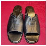 Munro Black Leather Wedge Sandals