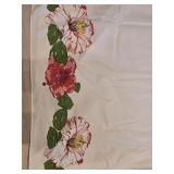 122'ï¿½ 110' Floral Tablecloth