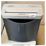 11' x13'Dynex DX-OP102971 Strip Cut Paper Shredder