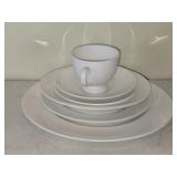 6 Piece Wedgwood Place Setting Including: Dinner