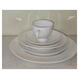 6 Piece Wedgwood Place Setting Including: Dinner