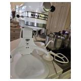 KitchenAid Hobart Vtg Model K5-A White 10 Speed