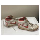 VTG Sz9 pair of 1986 Nike Big Nike sneakers in a