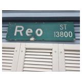 Reo St Sign