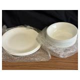 Corelle 12 Pc Set White Plates & bowls