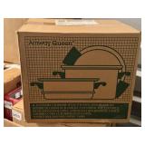 NIB VTG Amway Queen 4L accessory cookware set,
