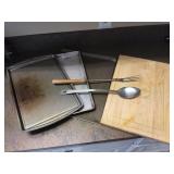 Pan's cutting board in utensils