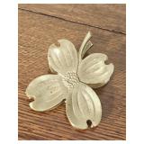 Brass Dogwood Flower Purse Clip 4x4