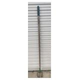 TRAMONTINAï¿½ 4 Pronged Pitch Fork