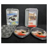 (2) New Round Cake Pans, New Lidded Cake Pan,