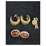 (2) Prs Earrings & Cat Brooch