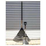 (1) 30' Plastic Rake Bucket Shovel