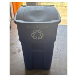 Rubbermaidï¿½ Recycling Container with Wheels