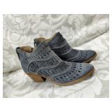 Sofftï¿½ Blue Suade Short Heeled Boots7.5