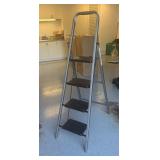 Folding 4-Step Ladder 41.5ï¿½