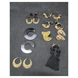 (8) Prs Earrings