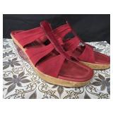 Sz 7.5 Donald J Pilsner Wedges