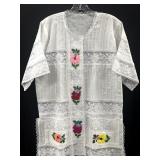 Sz M Mexican Embroidered White Cotton Top