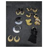 (8) Prs Earrings