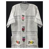 Sz M Mexican Embroidered White Cotton Top