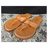 Sz 8 Bernardo Flip Flops
