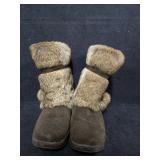 Sz 9 Bearpaw Tama II Solids Winter Boots
