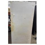 34"x30"x72.5" Fridgidaire Refrigerator Powers On