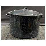 12.5 Q Large Speckled Graniteware Enamelware