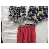 (3) Sz M Shorts