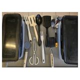 (2) 5.3Qt Lock-n-Locks w/Assorted Utensils