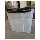 Lock-n-Lock 4Qt Storage Container/Dispenser