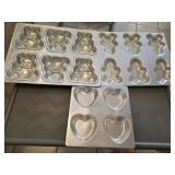 Teddy Bears, Gingerbread Men & Hearts Baking Pans